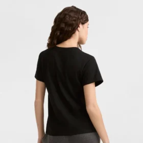 T-shirt classique, inscription ton sur ton sur la poitrine gauche