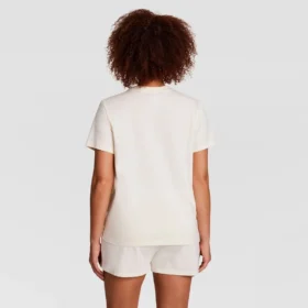 T-shirt classique, inscription ton sur ton sur la poitrine gauche