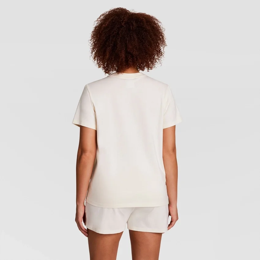T-shirt classique, inscription ton sur ton sur la poitrine gauche